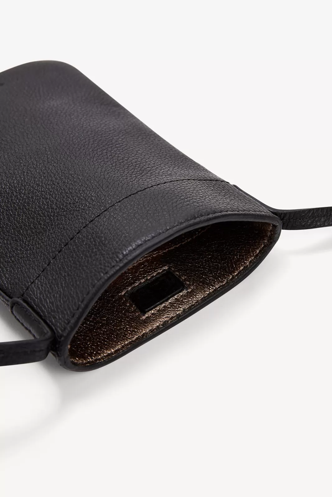Gerard Darel Porte téléphone en cuir grainé intérieur métallisé -"])self.__next_f.push([1," LADYPHONE
